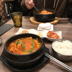 韓国料理/デート/晩ごはん/おでかけ/グルメ/フード 夜ごはんは韓国料理屋さんへ♪
スンドゥブ…(1枚目)