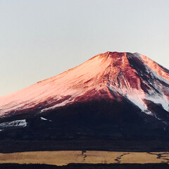 富士山/お正月/おでかけ 赤富士撮れました(*≧∀≦*)
寒いです…(1枚目)