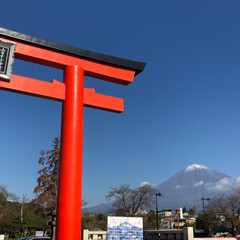 富士登山の思い出/御朱印帳は、富士山織/湧玉池の水が 綺麗/富士山/おでかけ 本日は、お天気も良く気分も良く😊
富士宮…(2枚目)