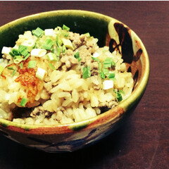 秋/おうちごはん/ひき肉/炊き込みごはん/出汁醤油/そぼろ ひき肉を出汁醤油で炒め炊くだけの簡単炊き…