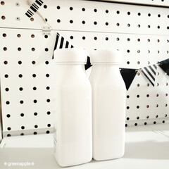 詰め替えボトル/シンプル/ホワイト/香り付け剤/保存ボトル/洗面所/... セリアの保存ボトル ミルク瓶型。
我が家…(2枚目)