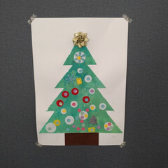 アドベントカレンダー/クリスマスツリー/子供と一緒に/手作り/クリスマス/おうち時間/... 息子と一緒にクリスマスツリーを描きました…(1枚目)