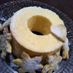 シフォンケーキ/アイシングクッキー いつものシフォンケーキをアイシングクッキ…(1枚目)