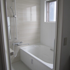 ユニットバス、シンプル、水廻り 給湯器が浴室内に設置されていた為、洗面脱…(1枚目)