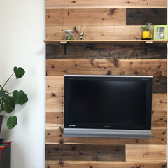 DIY/ディアウォール 壁掛けテレビと杉板壁(2枚目)