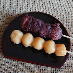 おうちカフェ/和菓子/だんご/郷土菓子 こびる

醤油と小豆(1枚目)