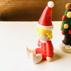 人形/トンガリ帽子/クリスマス/置物/樹脂粘土/インテリア/... 軽量樹脂粘土で作成致しました

真っ赤な…(3枚目)
