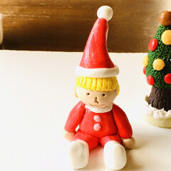 人形/トンガリ帽子/クリスマス/置物/樹脂粘土/インテリア/... 軽量樹脂粘土で作成致しました

真っ赤な…(1枚目)