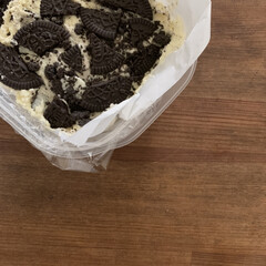 モンデリーズ・ジャパン オレオ バニラクリーム(クッキー、ビスケット)を使ったクチコミ「焼かないクリームチーズケーキ。簡単で美味…」(1枚目)