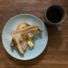 アンティークワックス  ウォルナット | ターナー(ワックス)を使ったクチコミ「フレンチトーストで朝ごはん。
子供達はト…」(1枚目)