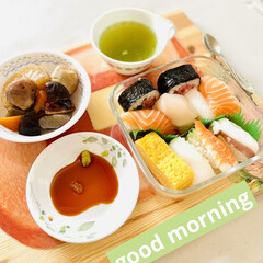 お煮締め/朝食/コストコ握り寿司 good morning

朝からお煮締…(1枚目)