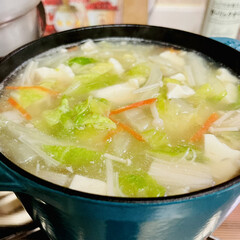 豆腐/えのき/白菜/野菜あんかけはスープ ストウブ鍋で
白菜とえのきと豆腐の
あん…(2枚目)