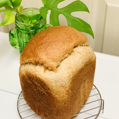 朝食/ブラン入り/食パン/HB/手作りパン 今朝は2種類焼きました〜👩🏼‍🍳💕

こ…(1枚目)