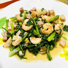 新メニュー/炒め物/春菊/あさり/エビ/頂き物新鮮野菜/... 今夜で春菊使い切りで〜す🙌🏻🤣🎶🎵
春…