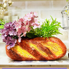 フェイクフラワーアレンジ/造形モルタルパン型/リビング/キッチン/ハンドメイド/雑貨/... 3月にやっと仕上げた
モルタル造形パン型…(2枚目)