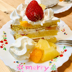 コーヒーTime☕️/デザート/手作りケーキ/グルメ/Xmasケーキ/クリスマス/... 食後のデザートにXmasケーキ🍰☕️
一…(1枚目)