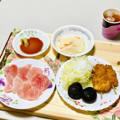 椎茸焼き/サラダ/串カツ/ビントロ/グルメ/夕食 今夜の夕食💖

ビントロとミニ串カツ🤗❤️(1枚目)