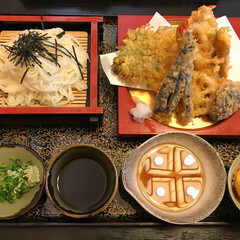 昼食/至福のひととき 夏に冷たいうどんと天ぷら最高！天ぷらが種…(1枚目)