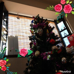 おうち/クリスマス/クリスマスツリー/DIY/ハンドメイド/インテリア/... せっかくの出窓🌼
カーテンとかじゃなくて…(1枚目)