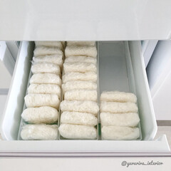 冷凍庫収納/冷凍ご飯/セリア/100均収納/キッチン収納 ごはんは多めに炊いて小分け冷凍しています…(1枚目)