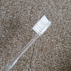 快適掃除 やっぱり万能🎵使い古しの歯ブラシ～(笑)(1枚目)
