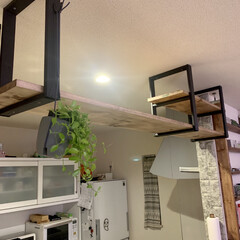 吊り棚DIY/カフェ風/カフェ風インテリア/棚/キッチン/お片付け/... ごく普通の建売物件の我が家。

シンプル…(2枚目)