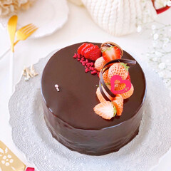 STRAWBERRY/chocolate/Cafe/cake/sweets/手作りデザート/... 🍫チョコレートケーキ

4層のケーキにチ…(3枚目)