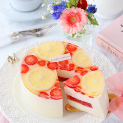 cheesecake/STRAWBERRY/LEMON/sweets/Cafe/cake/... 🍓苺とレモンのムースケーキ🍋

中にもカ…(1枚目)