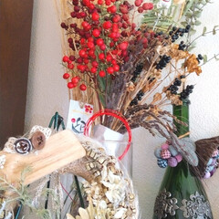 リース/花材/アレンジメント/飾り/お正月飾り/縁起物/... お正月の飾り作りも一段落。。
残った正月…(1枚目)