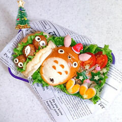 ランチ/お昼ごはん/りんご飾り切り/クリスマス/クリスマス弁当/ロールパンサンド/... ロールパンサンドで
クリスマス弁当💜(2枚目)