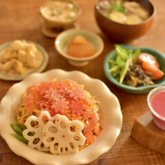 ごはん日記/昼ごはん/食卓/ダイニングインテリア/ナチュラルインテリア/和食ごはん/... 今日のひな祭りごはん、
夫が出社だったの…