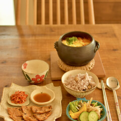 ごはんの時間/おうちカフェ/料理好き/暮らし/昼ごはん/キムチ/... ある日のおひるごはん 。
大容量のキム…