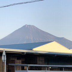 富士山麓/富士山 おはようございます☀

今朝の富士山🗻
…(1枚目)