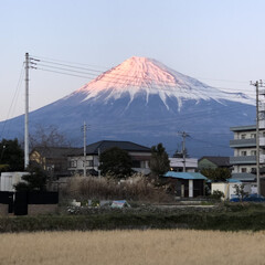 赤富士/富士山 今日の富士山🗻
1枚目・お昼時
2枚目・…(4枚目)