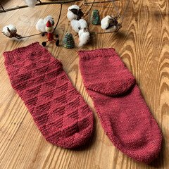 手編み 赤い靴下(1枚目)