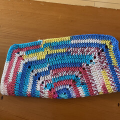 モチーフ編み/いろんな色/かぎ針編み/グラデーション毛糸/ハンドメイド モチーフ編み毛糸一玉で作ってみました。
…(3枚目)