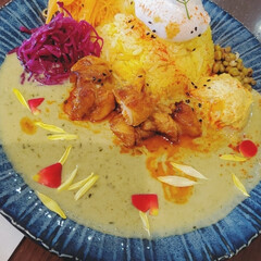 外食/食事/お昼ごはん/グリーンカレー/おでかけ/ランチ/... ランチ🎵
グリーンカレー🍛
卵を割ると …