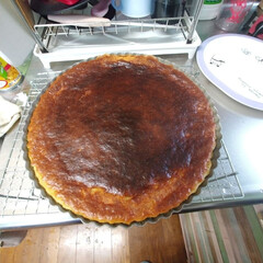 簡単ケーキ/休日親子で/暇潰し/お菓子作り/暮らし おはようございます。
休みやのに、無駄に…