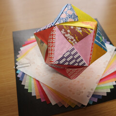 折り紙/花まり/立体アート/折り紙アート/アート 　折り紙で作った花まりです。６枚組、１２…(1枚目)