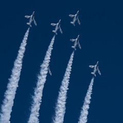 ブルーインパルス/青空/航空自衛隊/ブルー 航空自衛隊ブルーインパルス。
青空を絶妙…(1枚目)