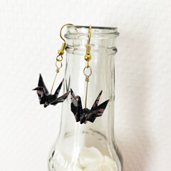 販売中/合わせやすい/使いやすい/ファースト折り鶴ピアス/折り鶴ピアス/ハンドメイド/... 折り鶴ピアス✩.*˚
「初めての折り鶴…