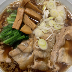 平打ちストレート麺/背脂/尾道ラーメン/牡蠣醤油/リミ友さんに感謝 まきこさんに頂いた尾道ラーメン❣️
食…