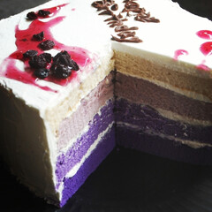 娘の好きな色/紫色が好きな娘のために/断面萌え/グラデーションケーキ/オンブルケーキ/誕生日ケーキ/... 誕生日ケーキの断面です。
卵6個使用し、…(1枚目)