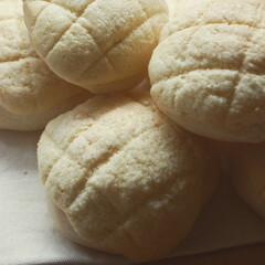 メロンパン/おやつパン/手作りパン/おうち時間/一眼レフカメラ メロンパン焼きました。
たまには甘いパン…(1枚目)