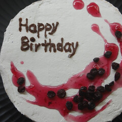 オンブルケーキ/ブルーベリーソース/happy birthday/誕生日ケーキ/お菓子作り/手作りスイーツ/... 誕生日ケーキ作りました。
ブルーベリーソ…(1枚目)