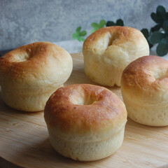 ドーナツ型パン/ホームベーカリー/パン作り/手作りパン/おうち時間/一眼レフカメラ ドーナツ型でパンを作りました。(1枚目)
