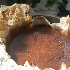 バスクチーズケーキ/かぼちゃバスクチーズケーキ/かぼちゃスイーツ/お菓子作り/手作りスイーツ/おうち時間/... かぼちゃバスクチーズケーキを作りました。…(1枚目)