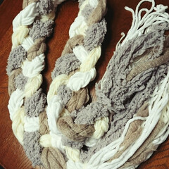 マフラー/ハンドメイド 三つ編みマフラーさんの
作り方聞いたので…