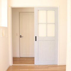 扉/ドア/LIXIL/LIXILドア/自由設計/東陽住建/... 水色のかわいいドア(1枚目)