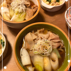 温まる食べ物は→/肉/+長ネギ/+七味唐辛子/=肉うどん 北風がすっごく冷たくて🌬
(⁇当たり前か…